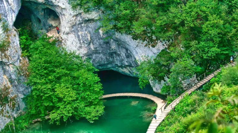 Boardwalks of Plitvice Lakes
