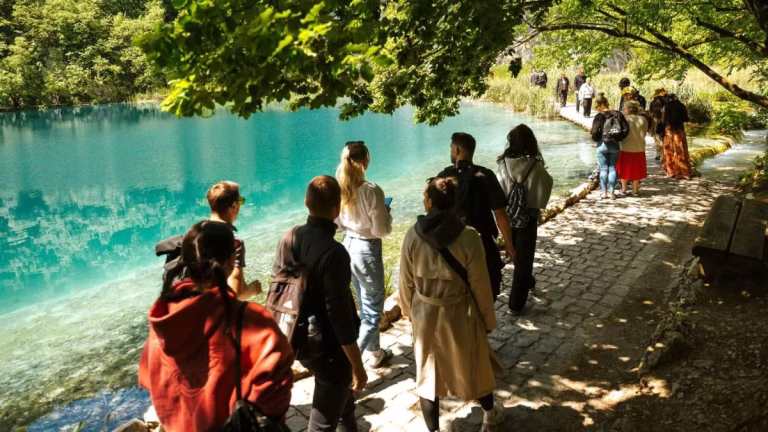 Plitvice Lakes Guided Group Tour from Trogir/Omis (Economy Option)